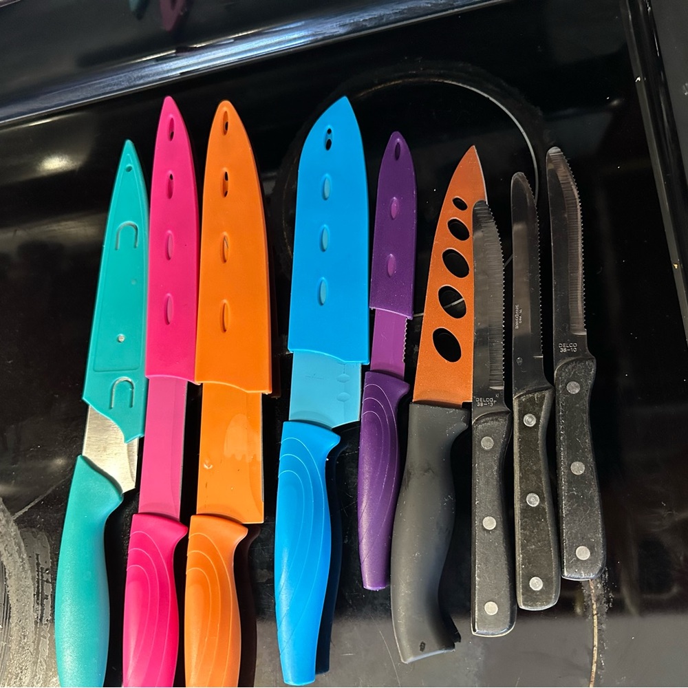 Multicolor knives